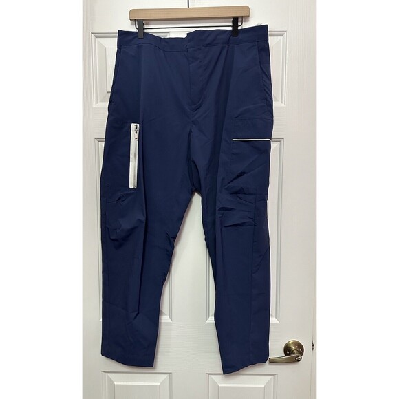 Size 36 Mens Nike Sportswear Style Essentials Utility Pants Navy Blue DM6681-410 - Picture 1 of 4